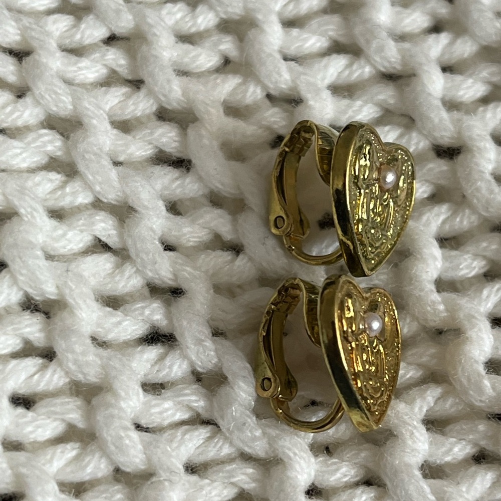 Disney Gold Heart Earrings with Minnie Mouse from Avon 80’s - Picture 3 of 5